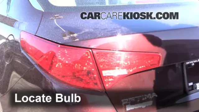 2013 Kia Optima LX 2.4L 4 Cyl. Luces Luz de freno (reemplazar foco)